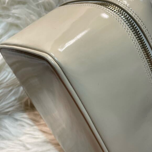 Gucci Almond patent leather Cosmetic case in good condition - Picture 3 of 8